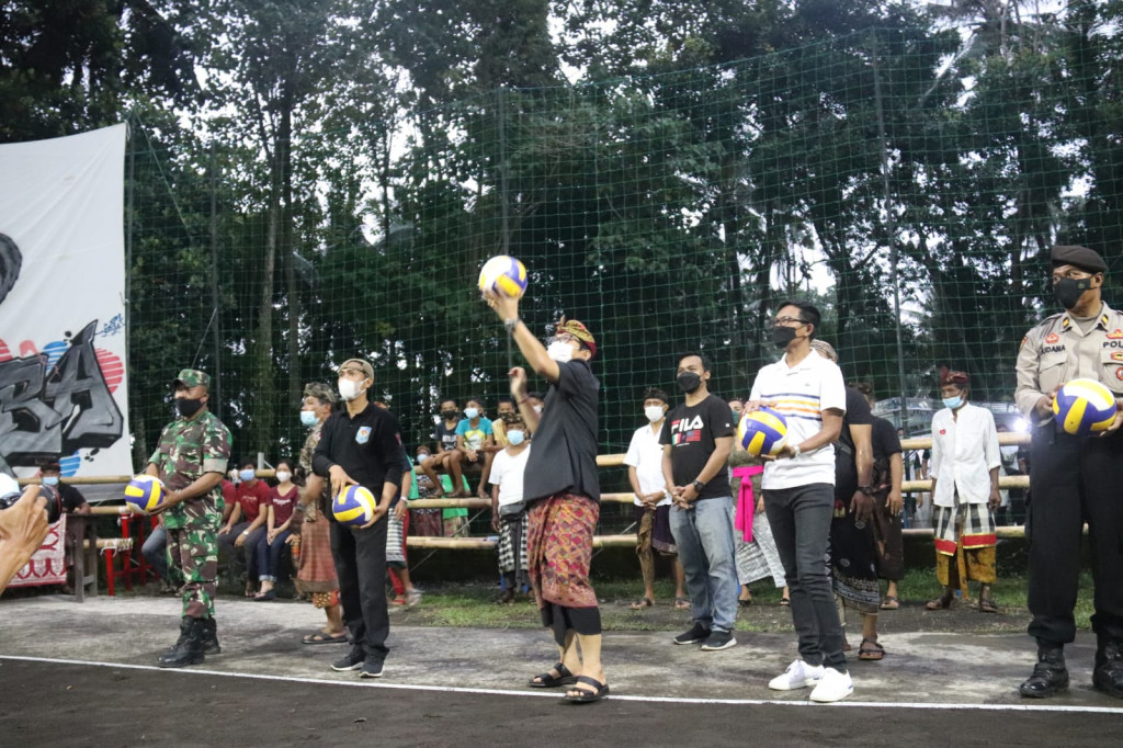 Sekda Adi Arnawa Buka Turnamen Bola Voli Poryuda II